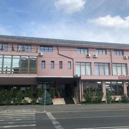 Hotel Condor Дробета-Турну Северин Екстериор снимка